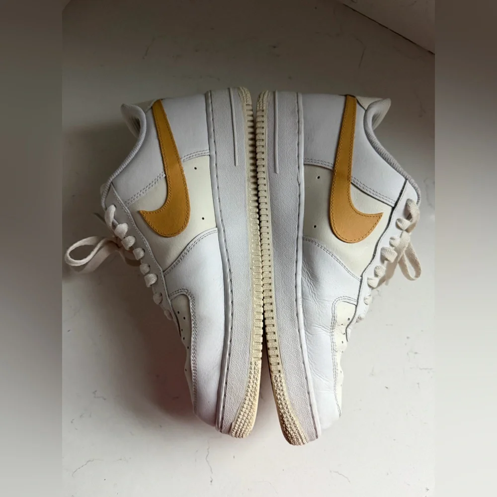 Nike‎ AF1 sz 12 yellow/white
